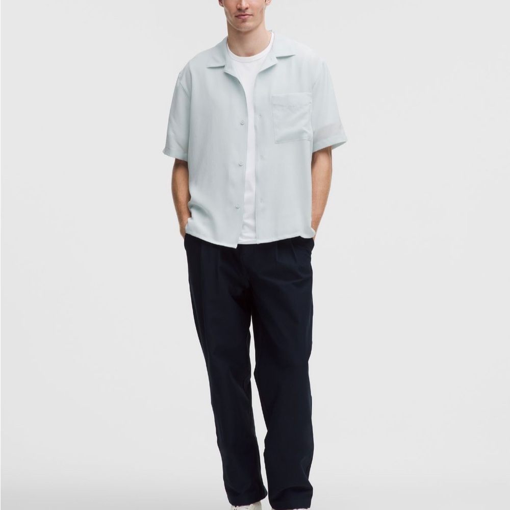 NWT Lululemon Lightweight Camp Collar Button-Up Size M - Picture 10 of 10
